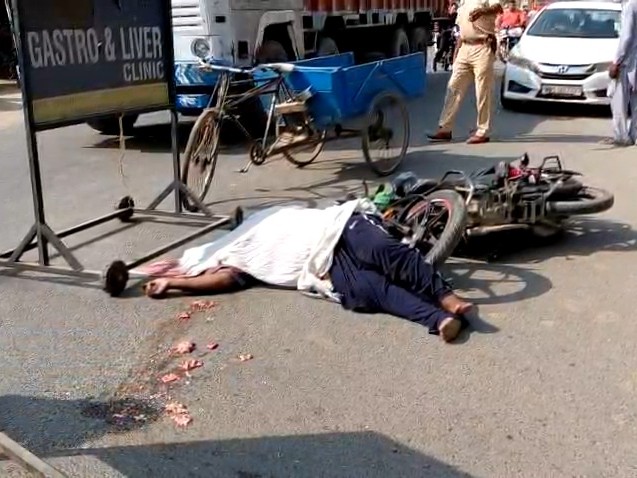 फरीदकोट में दुकानदार के सिर पर चढ़ी घोड़ा-गाड़ी:  मौके पर मौत, ऑटो से टकराकर सड़क पर गिरा; बाइक से जा रहा था फिरोजपुर – Faridkot News