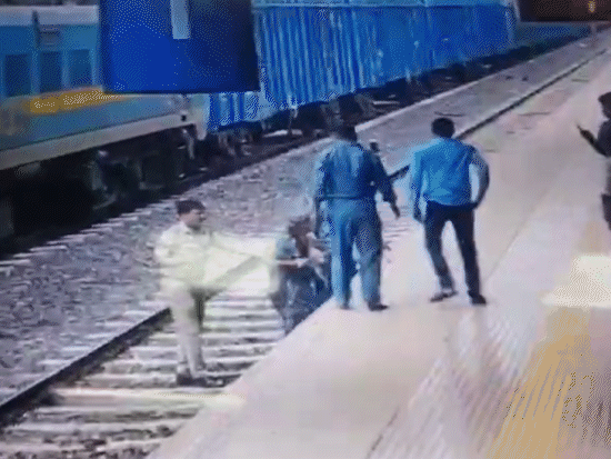 महिला को समझाइश भी दी गई, इस दौरान मालगाड़ी भी कुछ देर के लिए रुक गई।