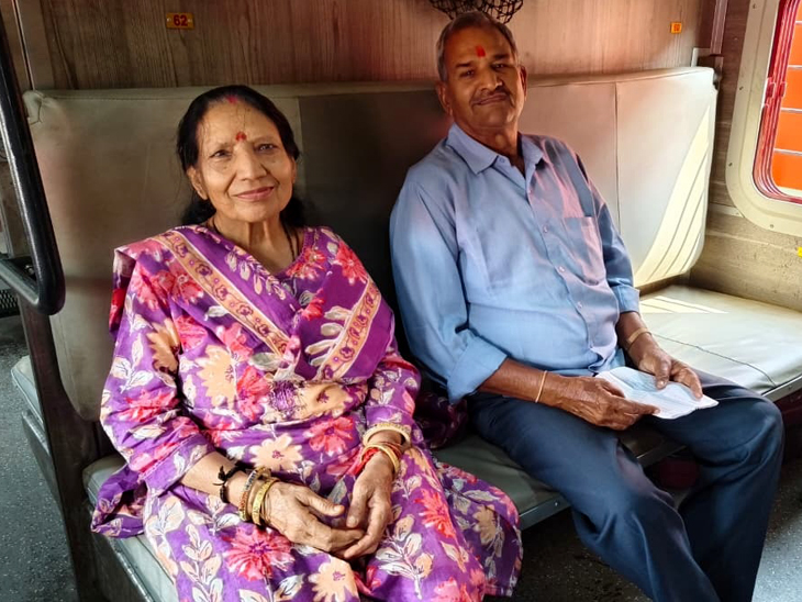 यात्रा के लिए वरिष्ठ यात्रियों में खासा उत्साह दिखा। 15 अक्टुबर को यह यात्रा पूर्ण होगी।