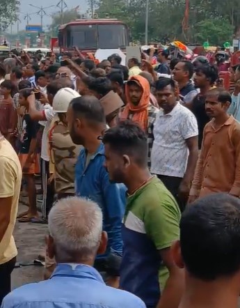 बोकारो के दुंदीबाग बाजार में आग, 7 दुकानें खाक:  फायर ब्रिगेड की 6 गाड़ियों ने एक घंटे की मशक्कत से आग पर पाया काबू – Bokaro News