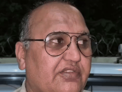 मामले की जानकारी देते हुए एएसआई प्रवीन कुमार।