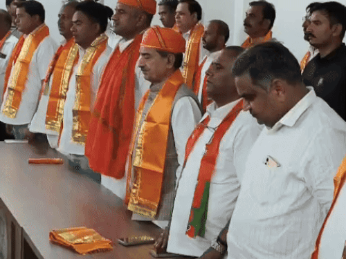 पार्टी के सभी पदाधिकारी रहे मौजूद।