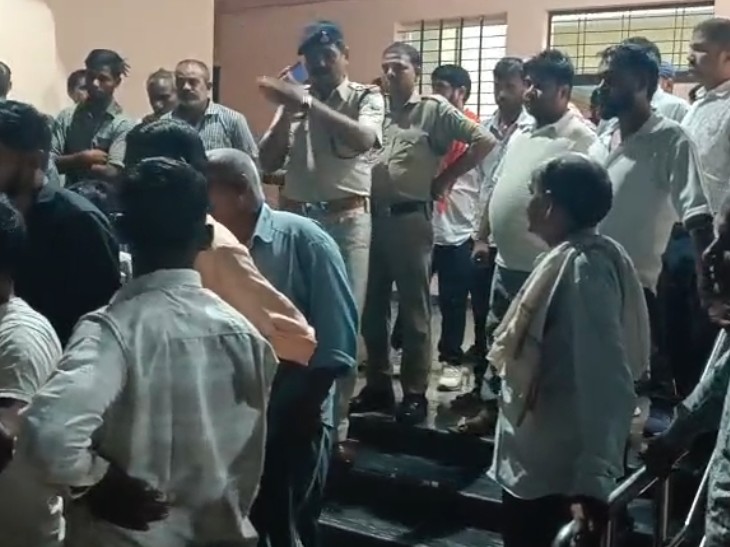 घटना की सूचना मिलते ही पुलिस हॉस्टल पहुंच गई।
