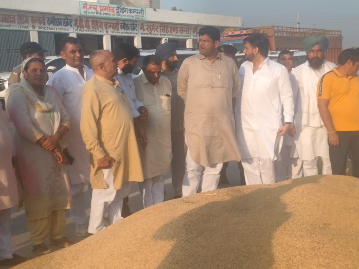 दुष्यंत चौटाला ने इसराना मंडी में सुनी किसानों की समस्याएं:  धान में नमी की जांच की; पोर्टल में गड़बड़ी पर उठाए सवाल – Matlouda News