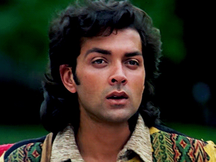 बॉबी देओल की पहली फिल्म 'बरसात' साल 1995 में रिलीज हुई थी।