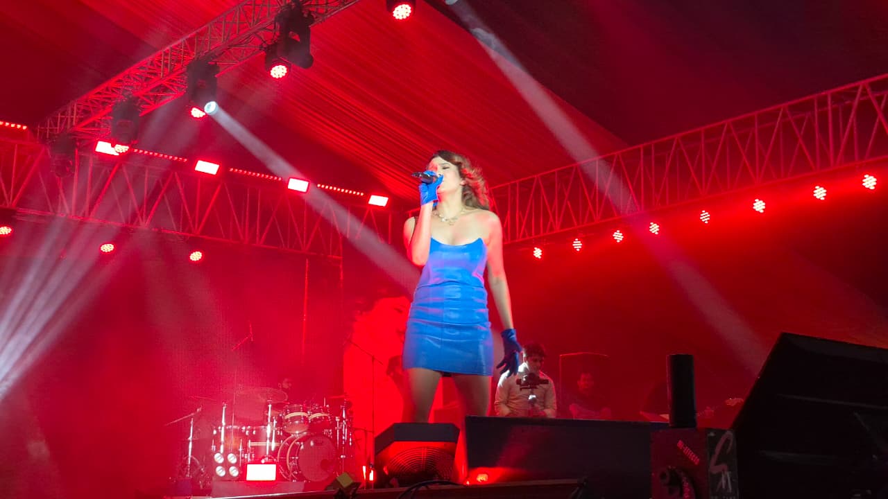 आस्था गिल