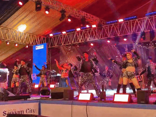 ऊर्जा डांस कंपनी का जबरदस्त शो