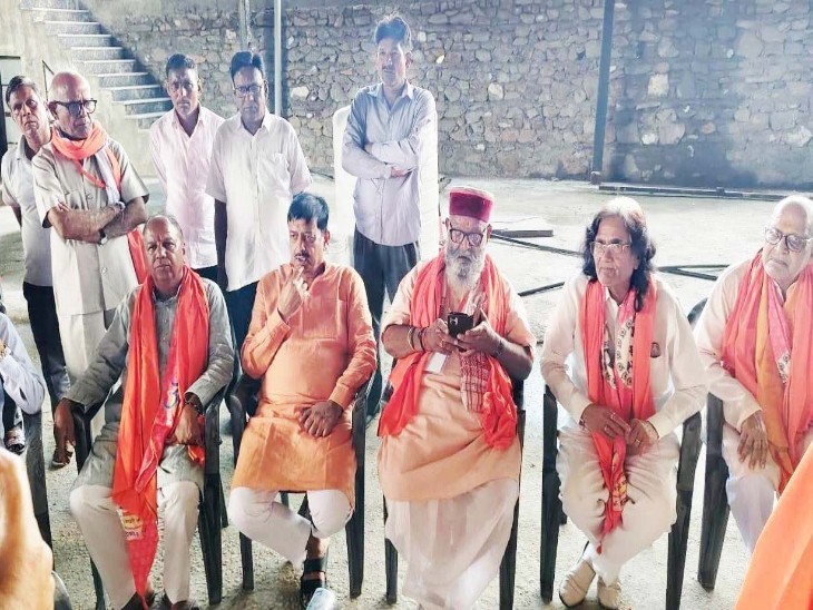 टोंक के पूर्व विधायक अजीत सिंह मेहता समेत अन्य लोगों ने स्वागत किया।