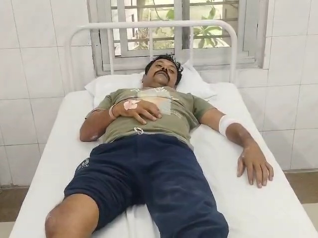 घायल मजदूरों को गोदरीपारा के रीजनल अस्पताल में भर्ती कराया गया।