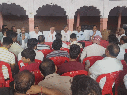 अग्रवाल समाज ने जल्द आरोपियों की गिरफ्तारी की मांग की है।