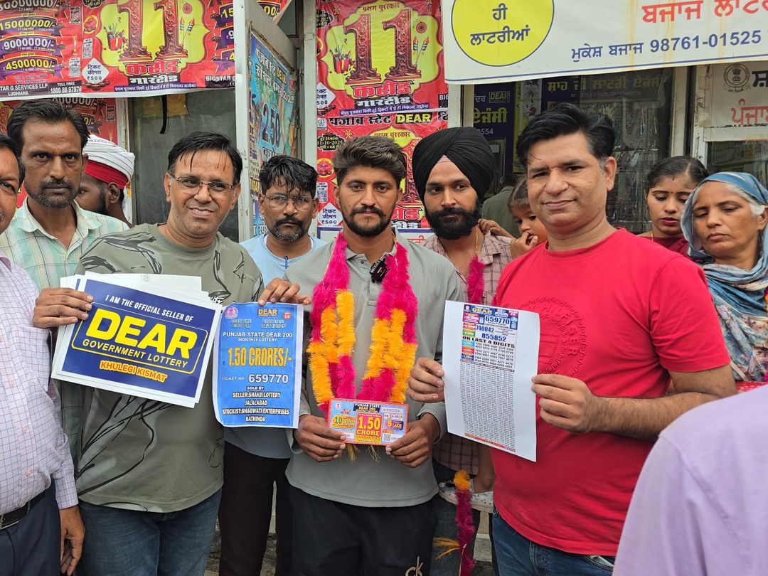 मैकेनिक मनमोहन सिंह मानसा से फाजिल्का के जलालाबाद में टिकट लेकर पहुंचे।