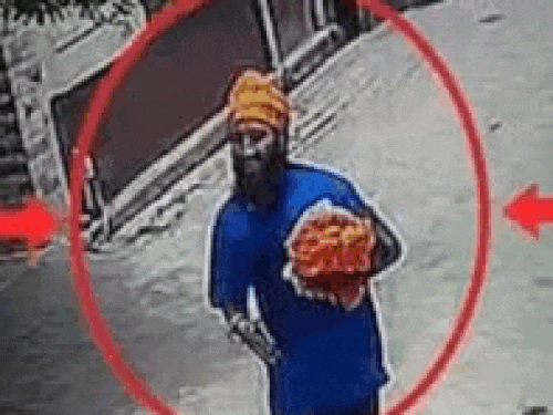 ये आरोपी सीसीटीवी में कैद हुए थे, जिन्होंने तानिया के पिता को गोली मारी थी अभी इनकी पहचान नहीं हो सकी है। - फाइल फोटो