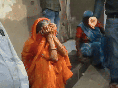 हादसे में 8 लोगों की मौत के बाद परिजन का रो-रोकर बुरा हाल हो गया।