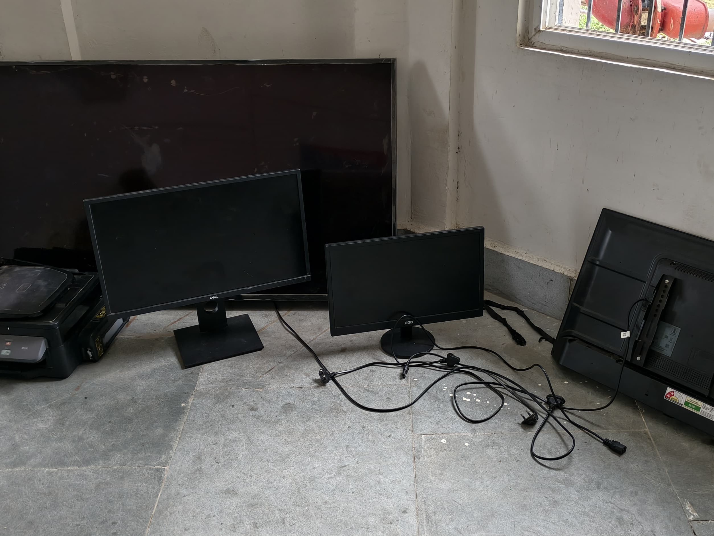 Goods worth lakhs stolen from school in Jamui