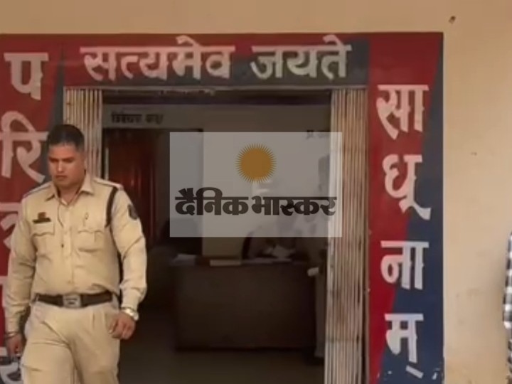 सिविल लाइन थाने में आरोपी सीनियर डॉक्टर के खिलाफ मामला दर्ज किया गया है।