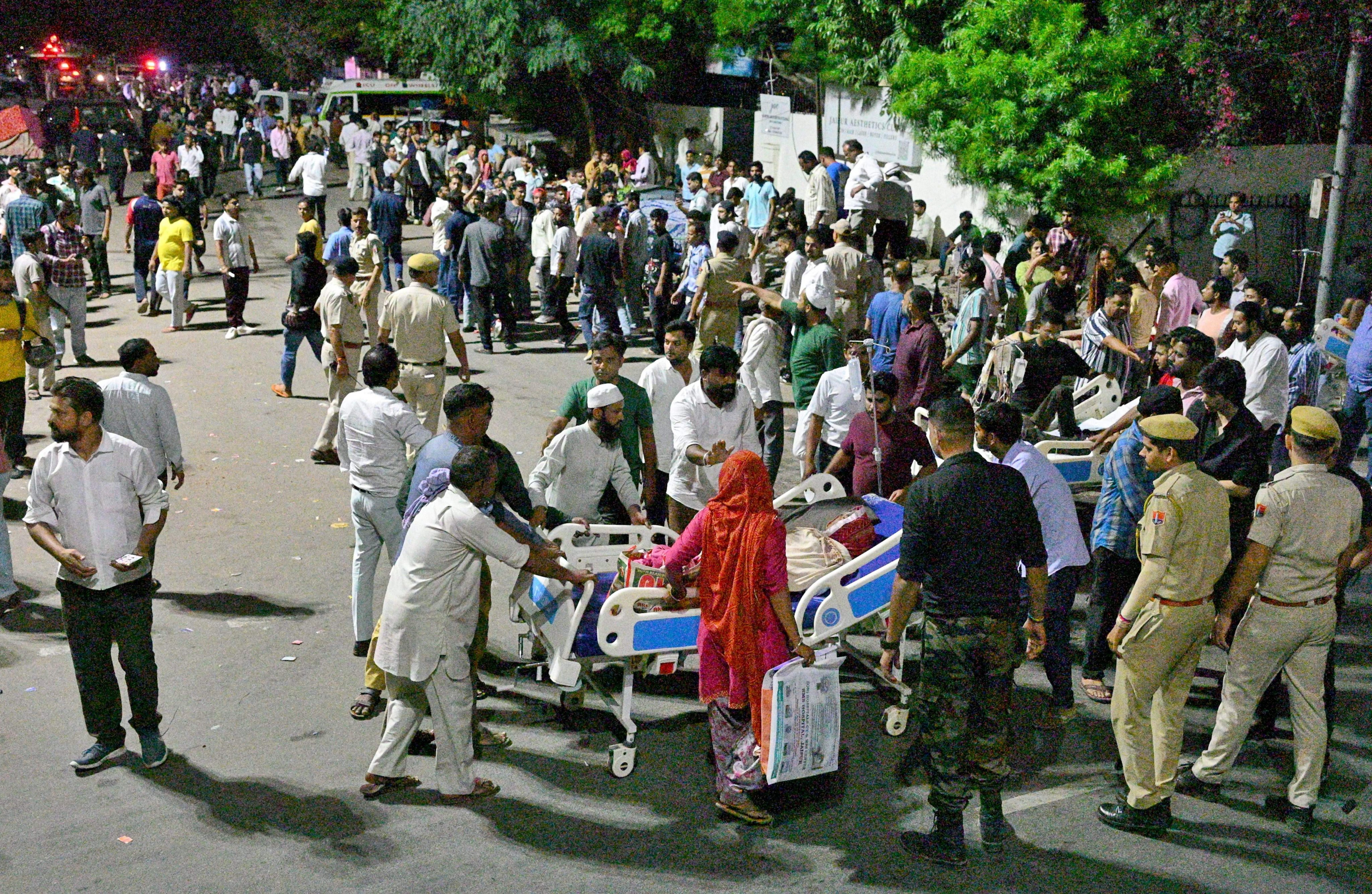 During the fire, the situation was such that many families brought the patients out of the building with the stretcher.