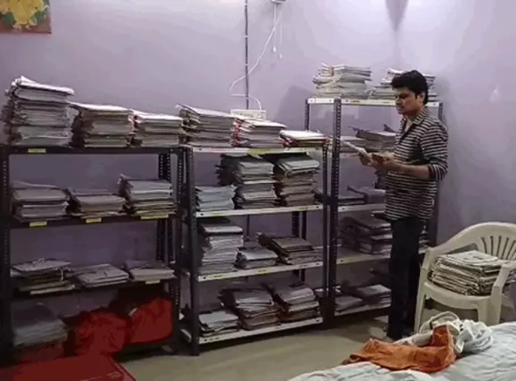 दैनिक भास्कर की टीम उस शख्स के पास पहुंची थी, जिसने सबसे पहले इस घोटाले का सच उजागर किया।