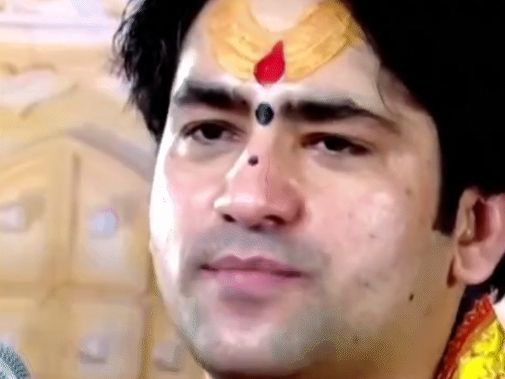 Dhirendra Shastri said that as long as there is life in the body, we will live for Hindutva.