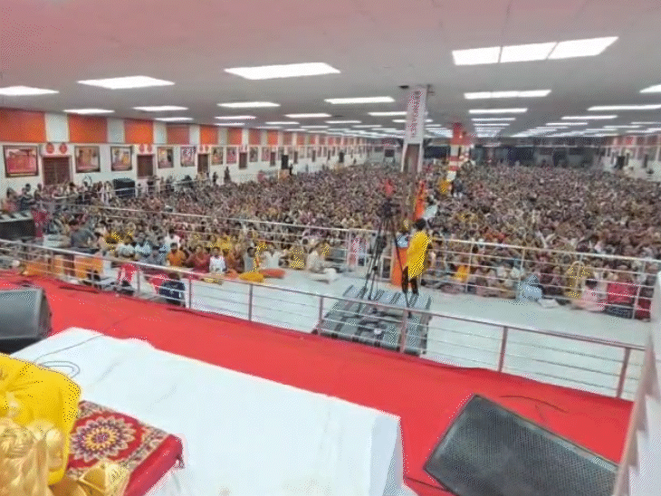 The story of Dhirendra Shastri is going on from 4 to 8 October in Raipur, Chhattisgarh.