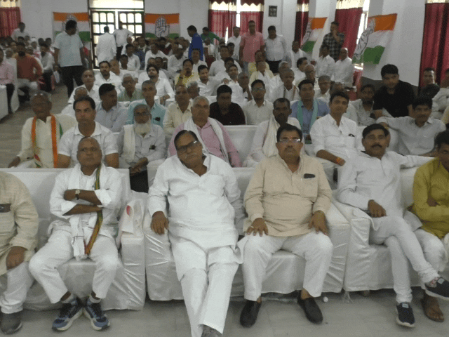बैठक जिले के सभी कार्यकर्ता रहे मौजूद।