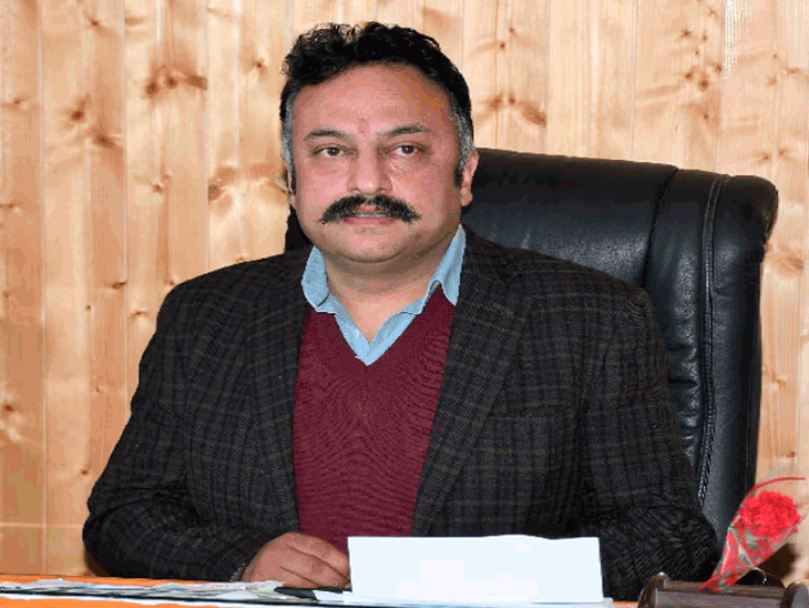 शिक्षा मंत्री रोहित ठाकुर।