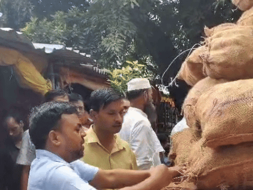 टीम ने आलू का सैंपल लेकर जांच के लिए भेज दिया था।