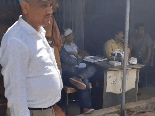 खाद्य सुरक्षा विभाग की टीम मंडी पहुंची थी तो हड़कंप मच गया था।