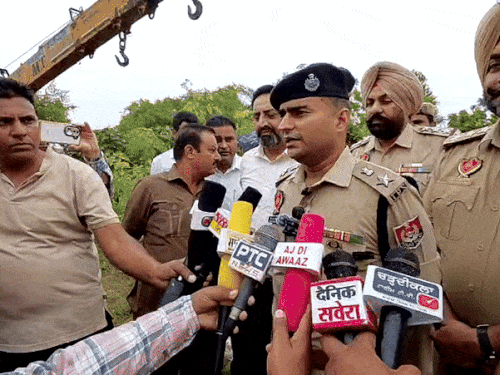 मामले की जानकारी देते एसएसपी संदीप कुमार।