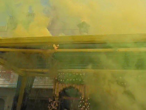 The city kirtan was welcomed with the fireworks of colors.