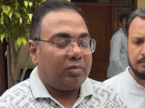 योगेश मैनी ने कहा कि सभी मिलजुलकर त्योहार मनाएं।
