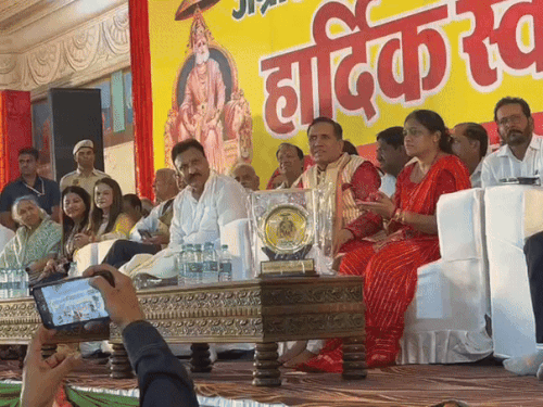 भजन गायक कन्हैया के हिसार में विवादित बोल:  कहा- ऋषियों ने महाराजा अग्रसेन से मांगी थी पशुबलि; दुर्गा को मुर्गे से जोड़ा – Hisar News
