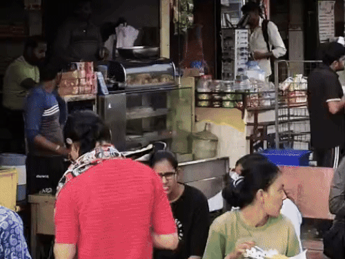 बादलों के छाने से लोगों को मिली गर्मी से राहत।