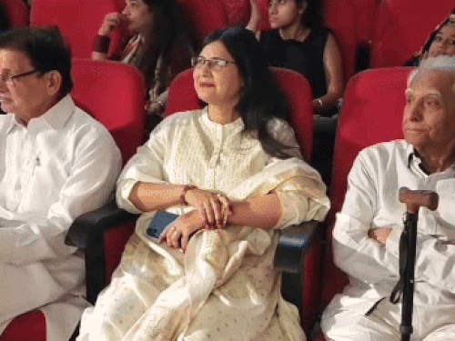 कार्यक्रम में मौजूद हरीश कटारिया, अमर कटारिया और अन्य।