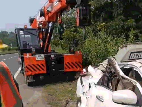 दुर्घटना की सूचना ही पिथौरा थाना पुलिस को घटनास्थल पर ले जाकर दी गई।