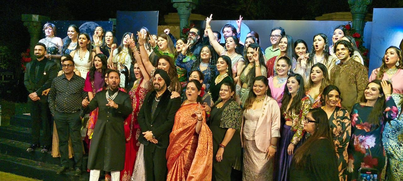 जयपुर की करीब 200 महिला उद्यमियों ने रैंप पर उतरकर आत्मविश्वास, स्टाइल और नारी शक्ति का शानदार प्रदर्शन किया।
