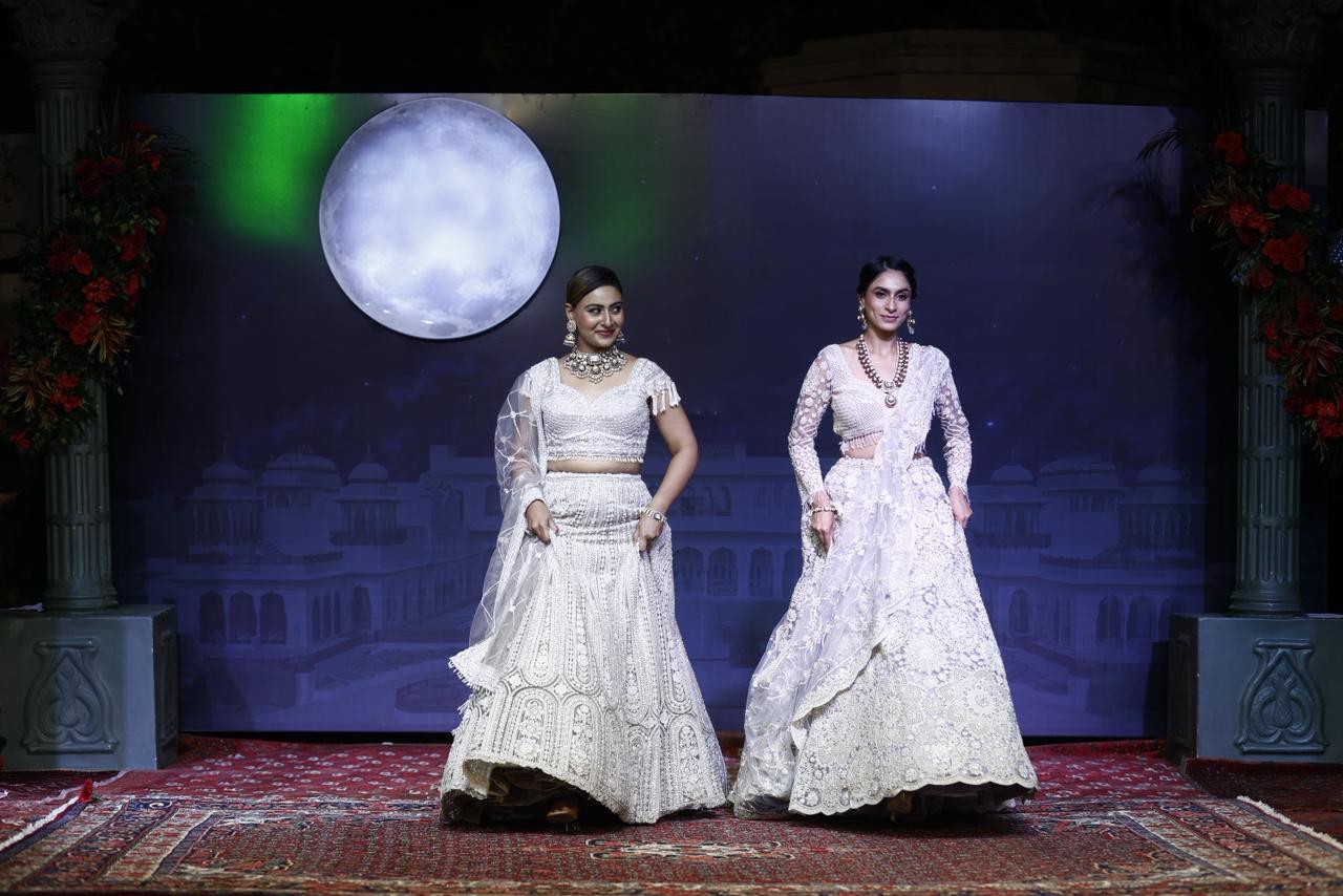 कार्यक्रम की फोटोग्राफी आंचल बिहाइंड लेंस ने की, जबकि मार्क्सपीरिया टीम ने सोशल मीडिया पर शो को खास अंदाज में किया।