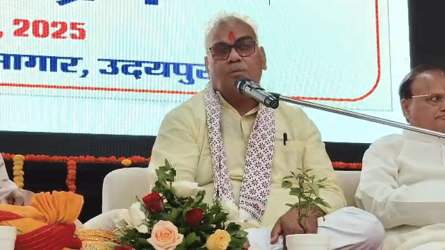 दिलावर ने सीधे संवाद के दौरान शिक्षकों से कई महत्वपूर्ण विषयों पर सुझाव लिए।