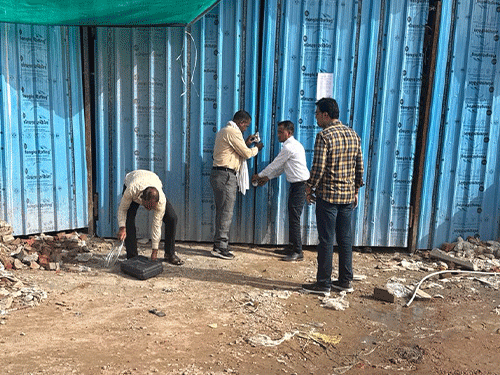 अवैध निर्माण को नगर निगम की हवामहल जोन की टीम ने किया सीज।