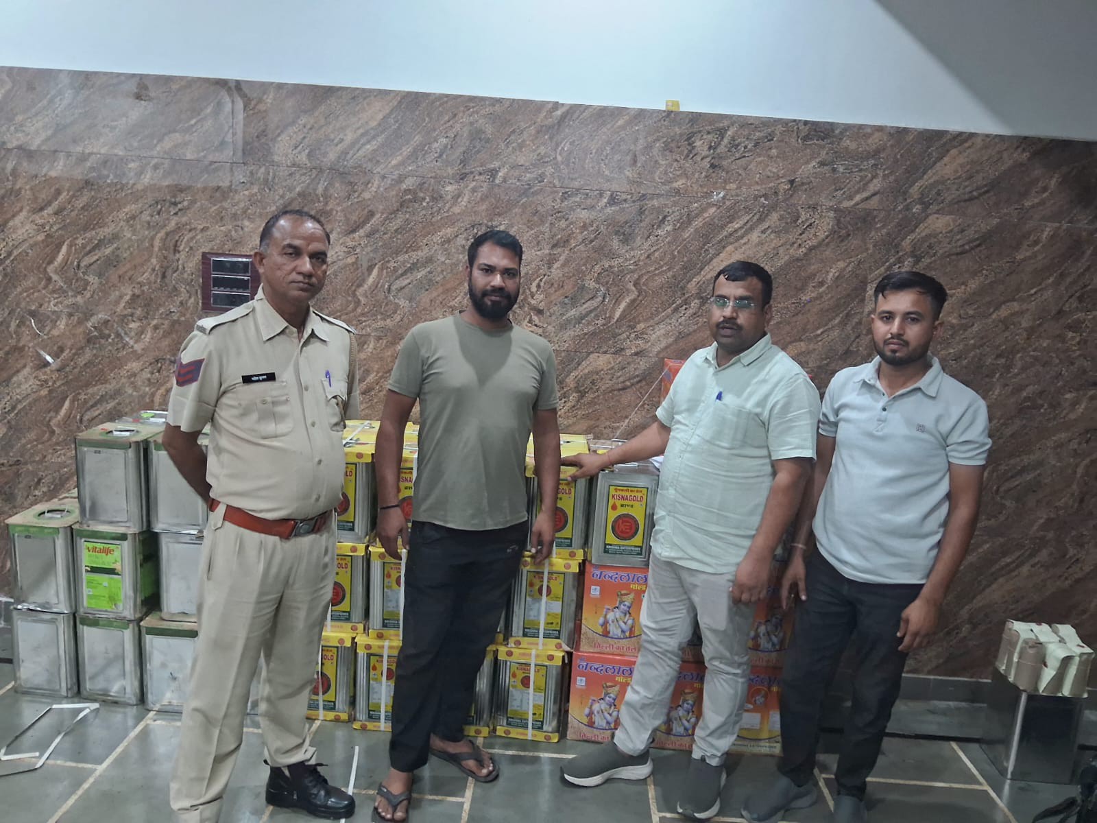 खाद्य सुरक्षा अधिकारी नारायण सिंह ने बताया कि दीपावली से पहले यह विशेष अभियान और सख्ती से जारी रहेगा।
