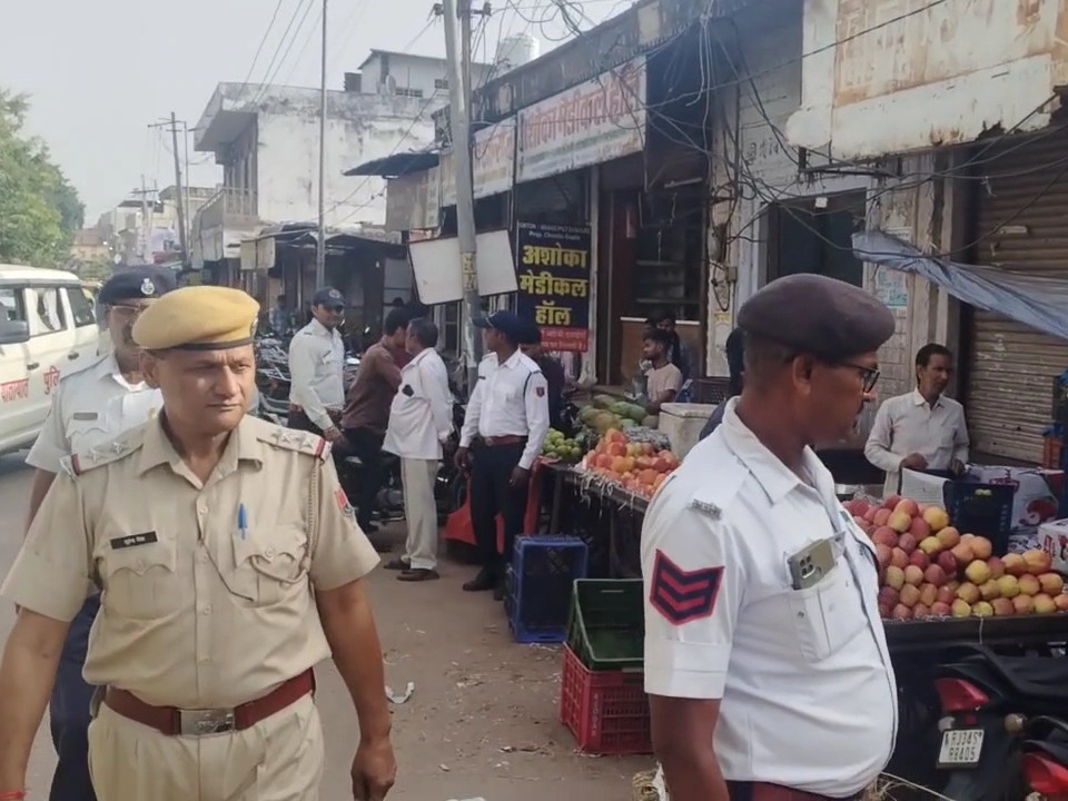 पुलिस की पहल से लोगों को जाम से राहत मिलने की उम्मीद है।