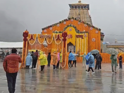 तस्वीर अप्रैल 2025 की है, जब केदारनाथ धाम की यात्रा शुरू हुई थी।