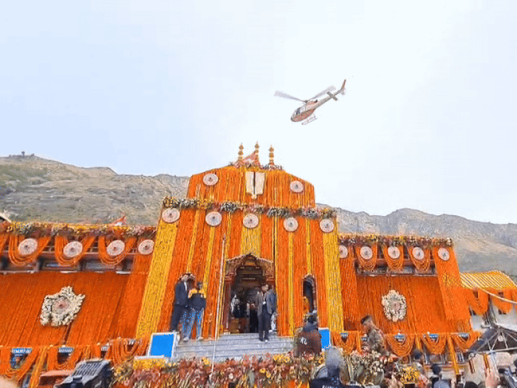 तस्वीर 4 मई की है, जब बद्रीनाथ धाम के कपाट श्रद्धालुओं के लिए खुले थे।