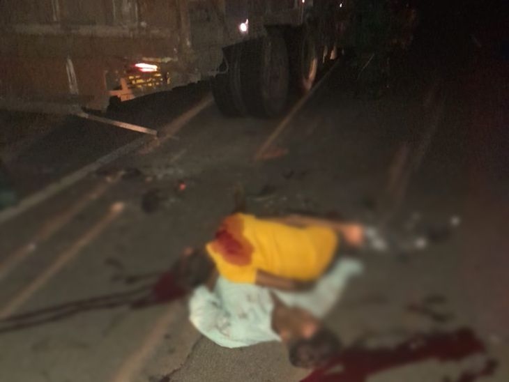 युवकों के सिर में गंभीर चोट आने से ब्लडिंग हुई।