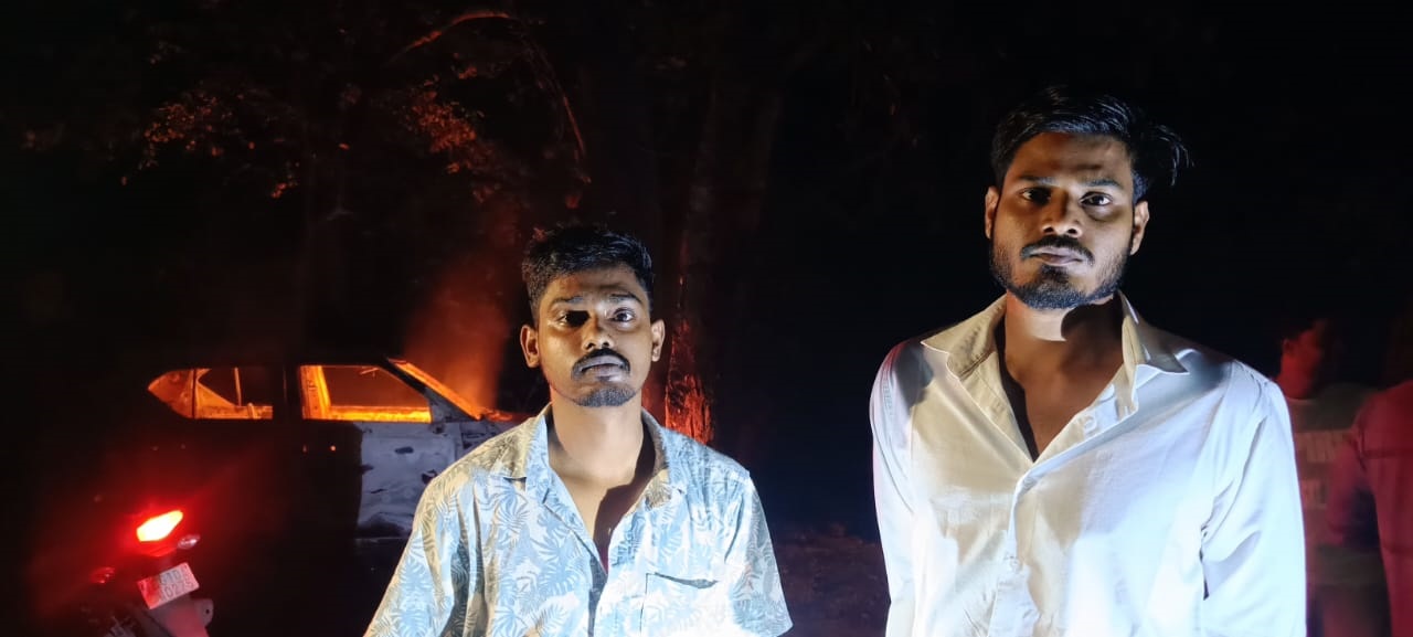 A speeding car collided with a tree at Silli turn; two youths jumped ...