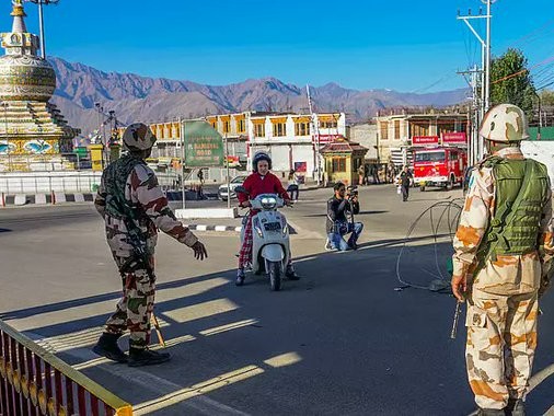 There is silence in the major markets of Leh even after the curfew has been lifted - file photo. - Dainik Bhaskar