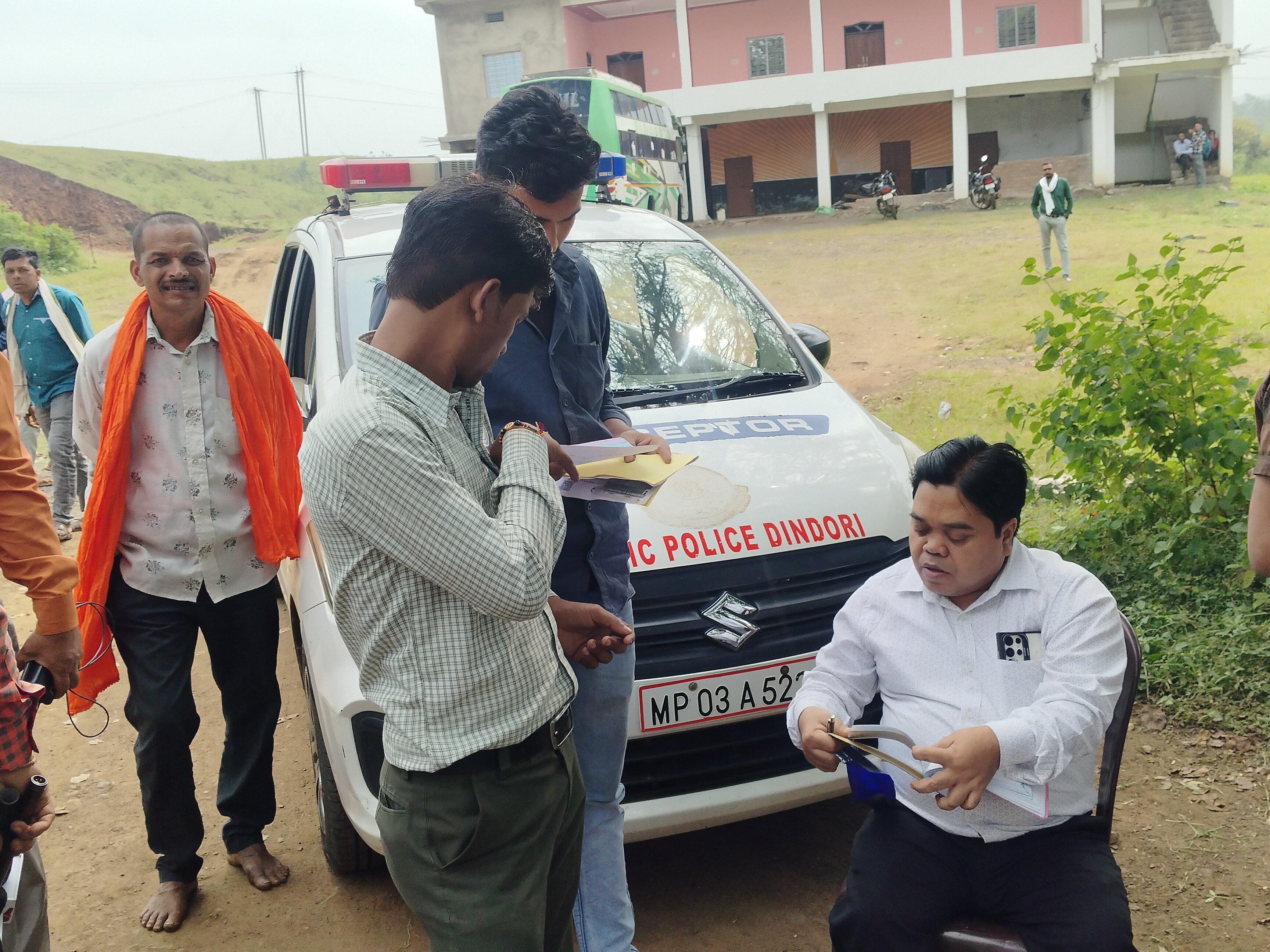 Dindori RTO-police challaned 13 vehicles | डिंडौरी में RTO-पुलिस ने ...