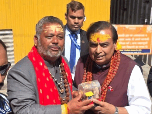 बद्रीनाथ-केदारनाथला पोहोचले मुकेश अंबानी: हर हर महादेवच्या घोषणा देण्यात आल्या, मंदिर समितीला 5 कोटी रुपये देणगी दिली बद्रीनाथ-केदारनाथला पोहोचले मुकेश अंबानी: हर हर महादेवच्या घोषणा देण्यात आल्या, मंदिर समितीला 5 कोटी रुपये देणगी दिली
