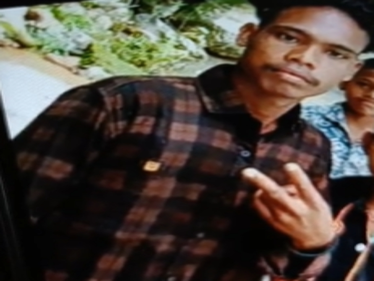 जहर पीने के बाद युवक की हालत गंभीर बनी हुई थी।