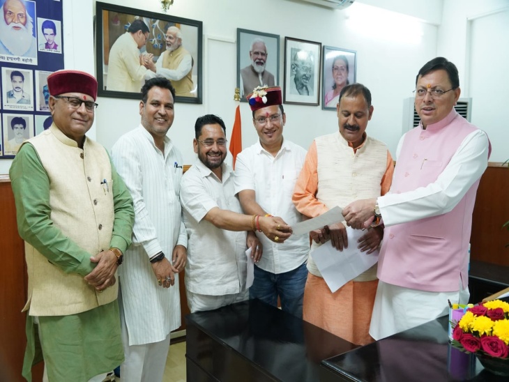 विधायकों ने सीएम पुष्कर सिंह धामी से मुलाकात की।