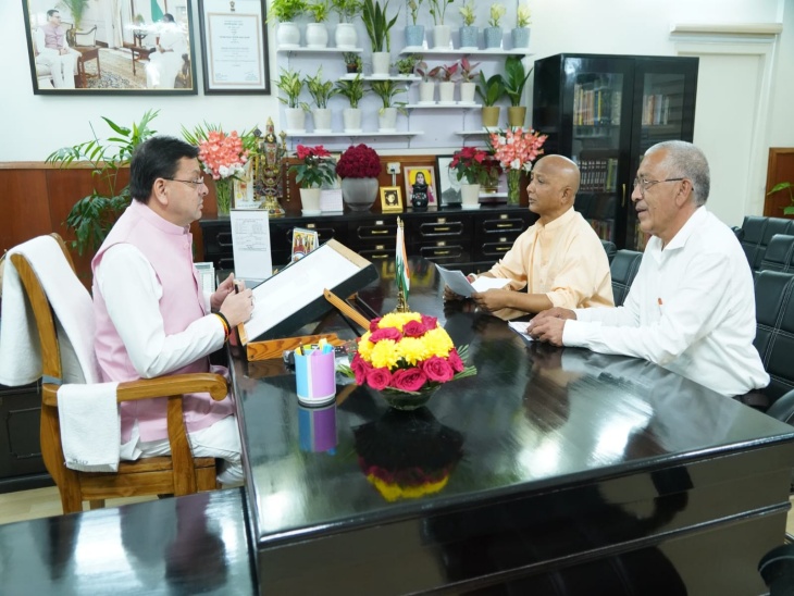 मुख्यमंत्री पुष्कर सिंह धामी से सचिवालय में लैंसडाउन विधानसभा क्षेत्र से विधायक दिलीप सिंह रावत ने मुलाकात की।